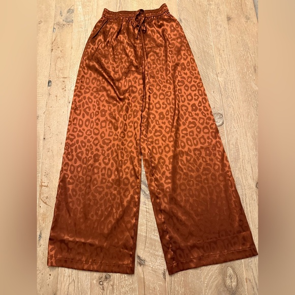 Silk & Salt Satin Burnt Brown Leopard Print Wide Leg Set M top S bottom - Picture 7 of 10